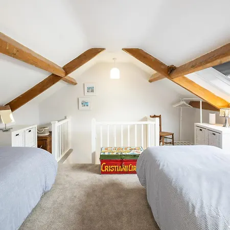 Host & - Arundel Holiday home