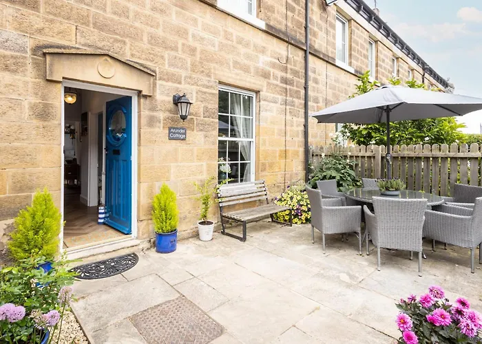 Host & - Arundel Holiday home *