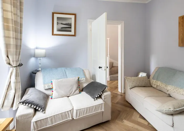 Host & - Arundel Whitby